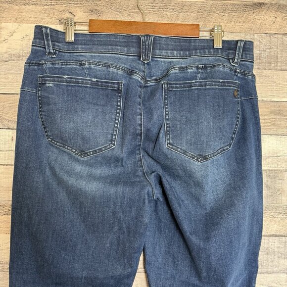 Democracy Women's Straight Leg Distressed Blue Jeans Size 16 - Picture 4 of 9